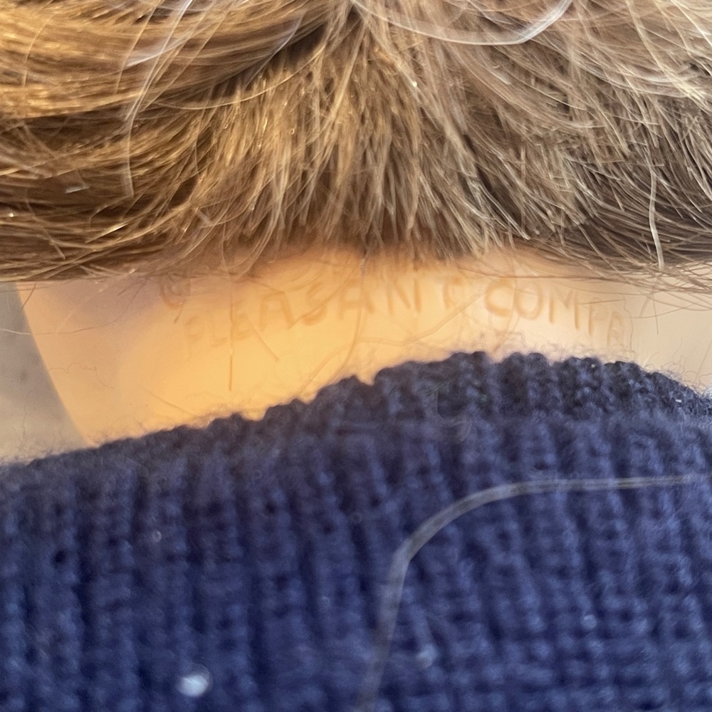 Retired American Girl Molly Doll with Neck Stamp & Outfit - Picture 4 of 4